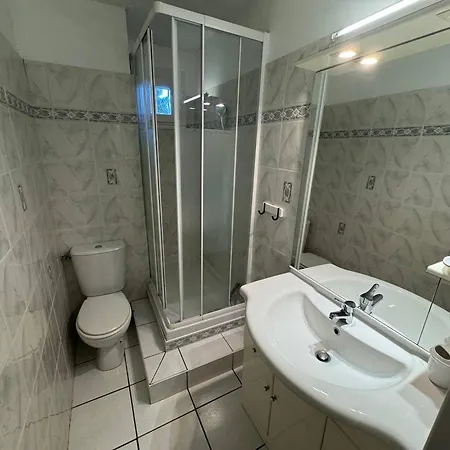 T2 Avec Parking Et Animaux Admis, Capacite 4, Cap D'agde - Fr-1-749-83 Агд